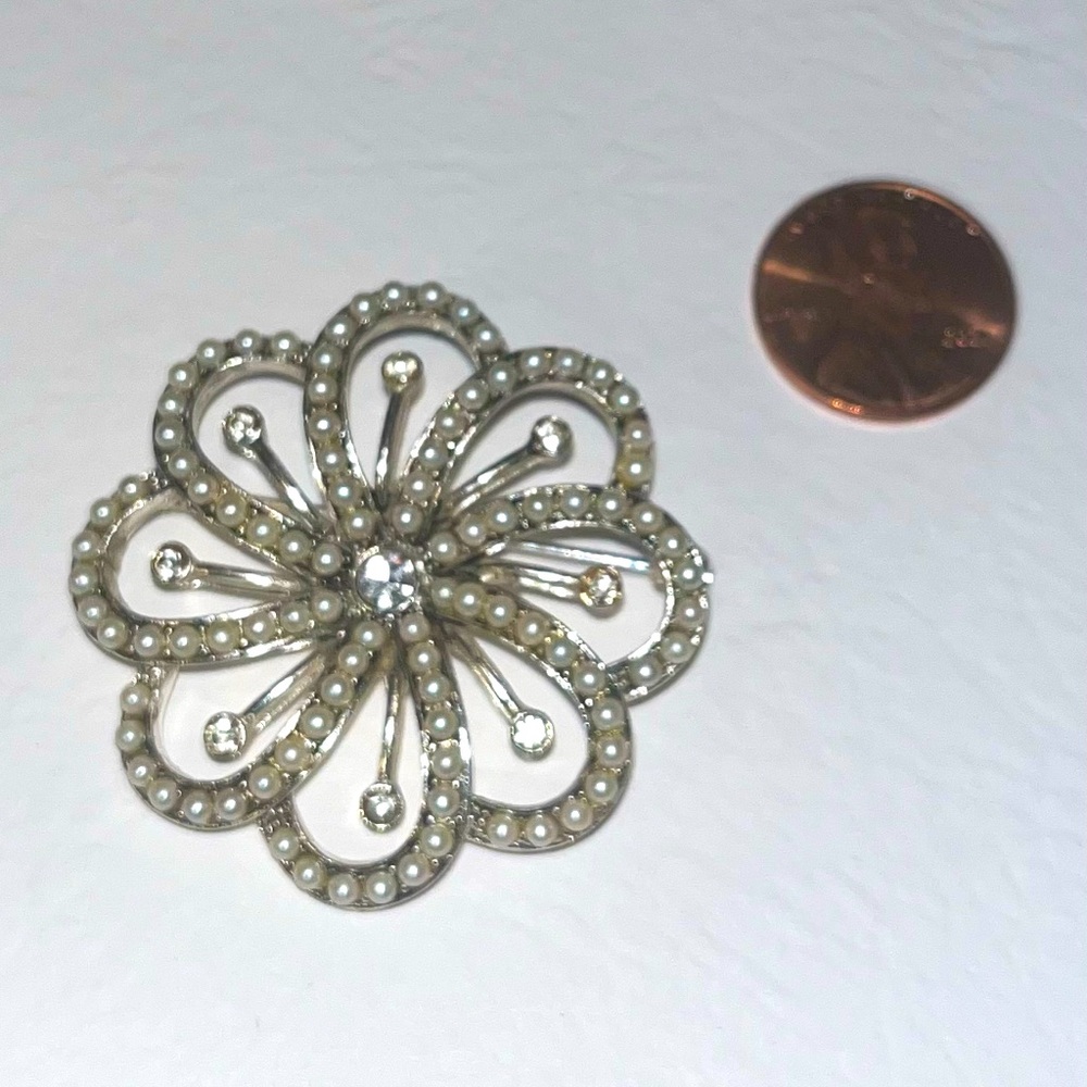 Mid- century vintage Monet pin pendant rhinestones faux pearl floral design
